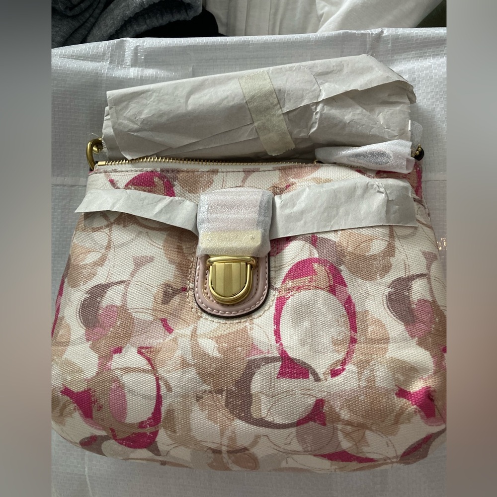 Coach Poppy Stamped Pink C Swingpack Crossbody Bag - NWT never used purse